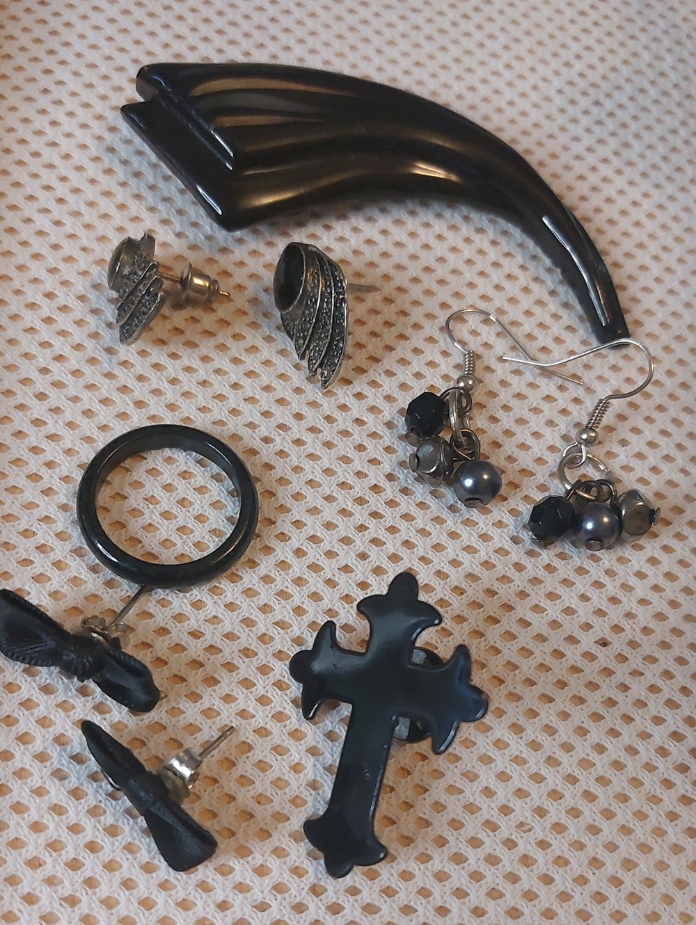 💚3/$25 Gothic Black & Gunmetal Accessory Lot Earring Ring Sz 7 Brooch & Pin Set